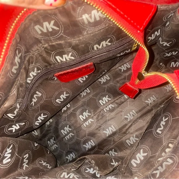 Michael Kors purse used in good condition - Picture 3 of 3